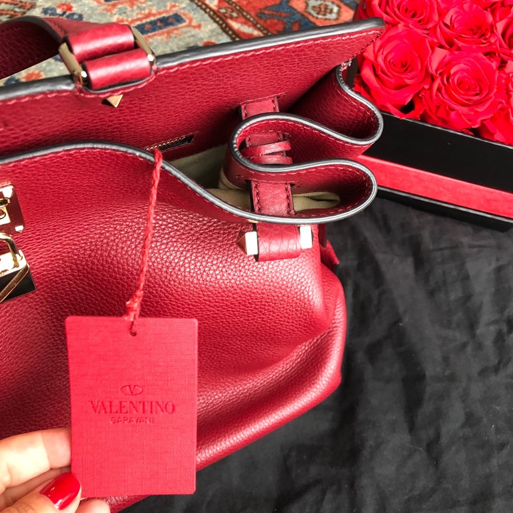 🚫 SOLD - 🎉HP🎉 NWT AUTH VALENTINO GARAVANI BAG PRICE FIRM - Picture 3 of 8